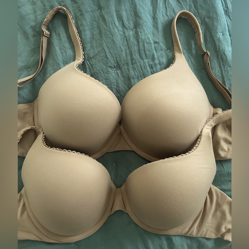 Victoria’s Secret Body by Victoria Perfect Shaper push-up Bra set of 2 Size 32DD